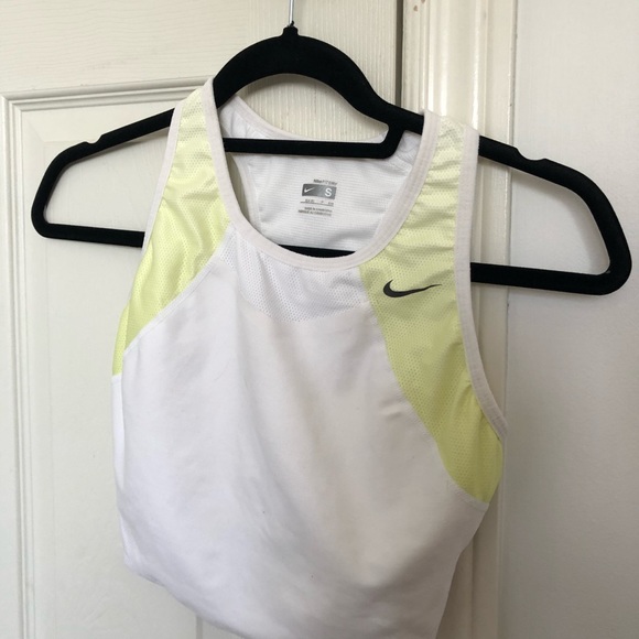 Nike crop workout top - Picture 2 of 3